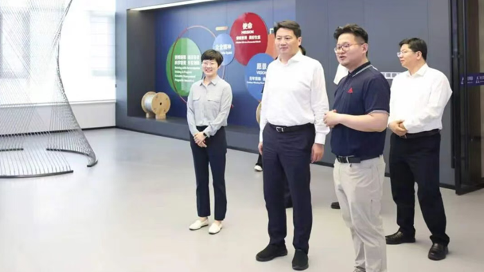 姜冬冬专题调研专精特新企业发展及培育工作
